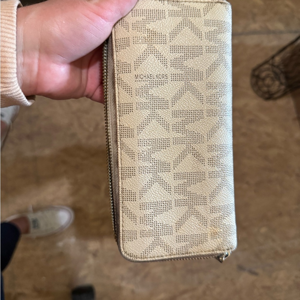 Michael Kors Beige Wallet - Picture 3 of 3